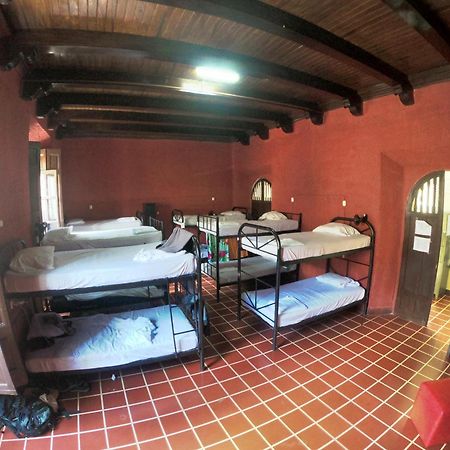 Ricks Hostel Santa Ana Buitenkant foto