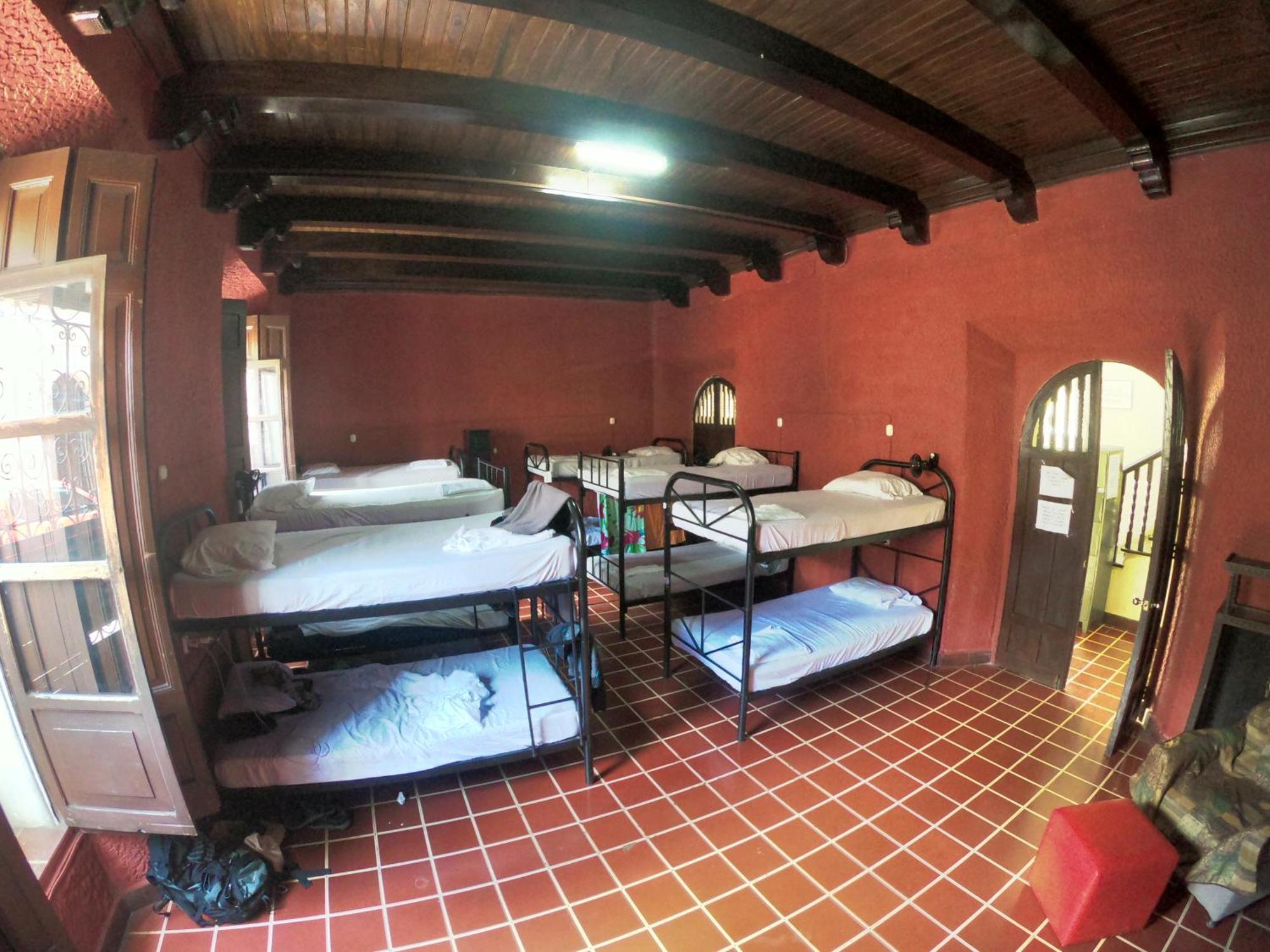 Ricks Hostel Santa Ana Buitenkant foto