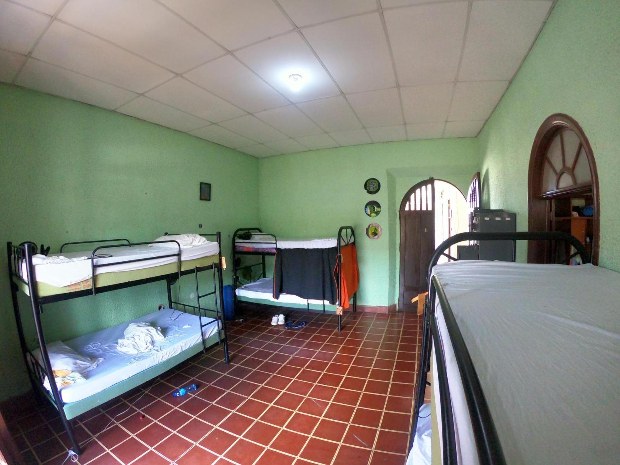 Ricks Hostel Santa Ana Buitenkant foto