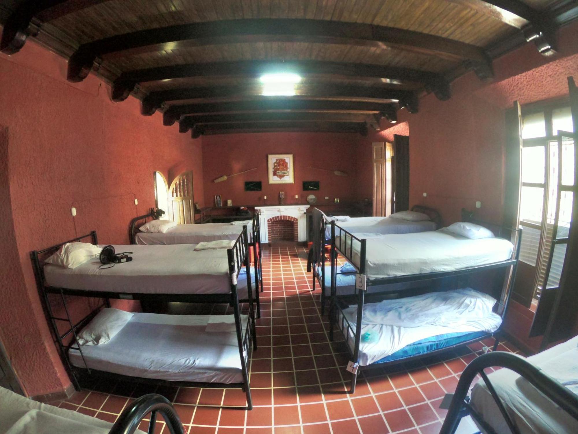Ricks Hostel Santa Ana Buitenkant foto