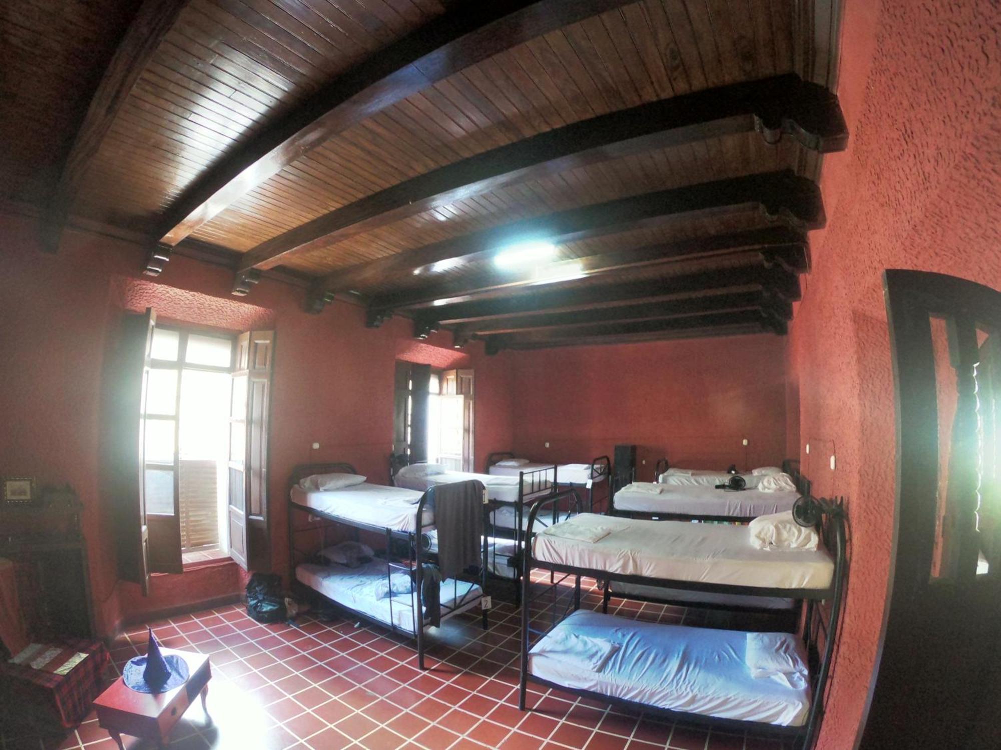 Ricks Hostel Santa Ana Buitenkant foto