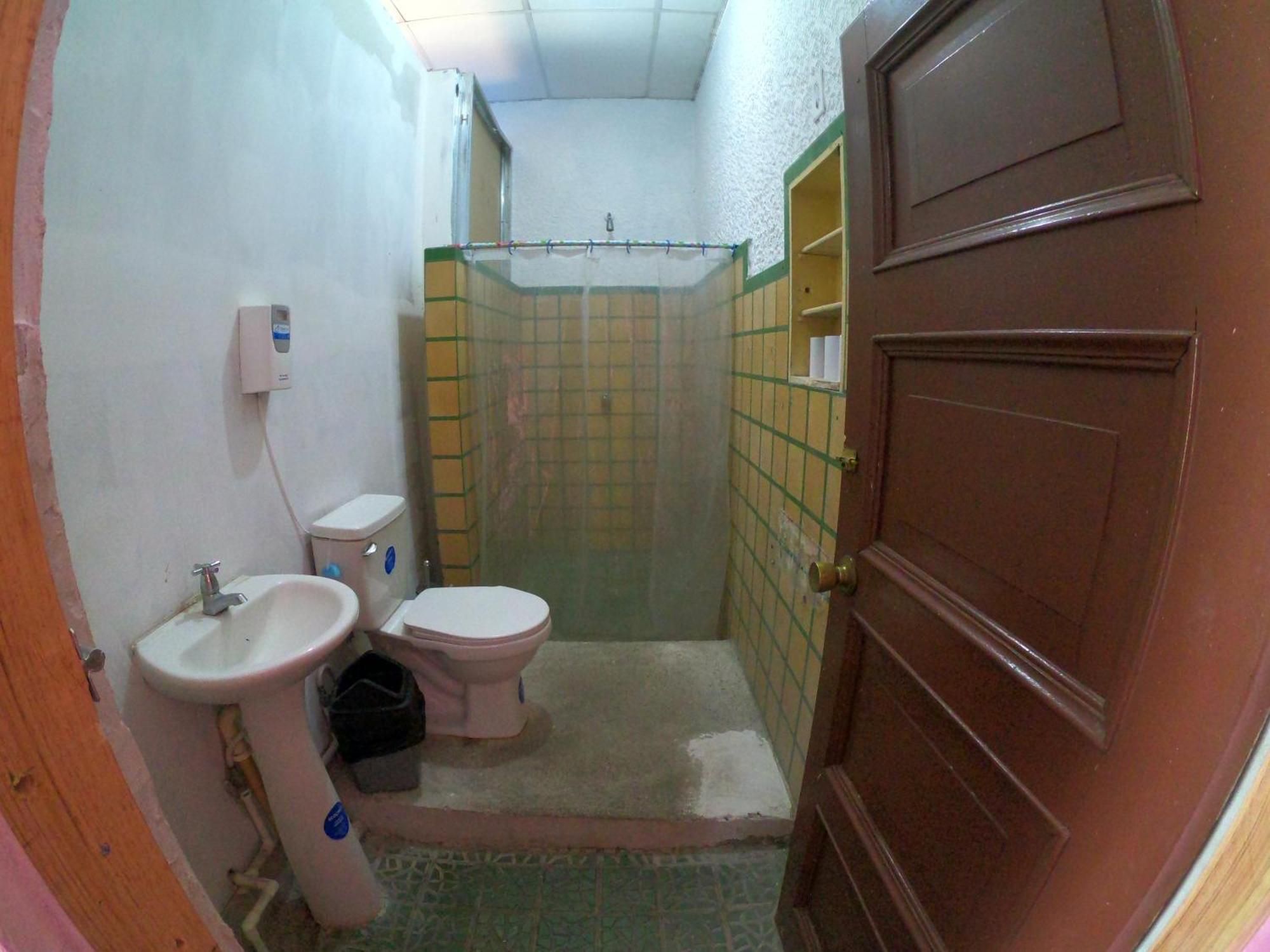 Ricks Hostel Santa Ana Buitenkant foto