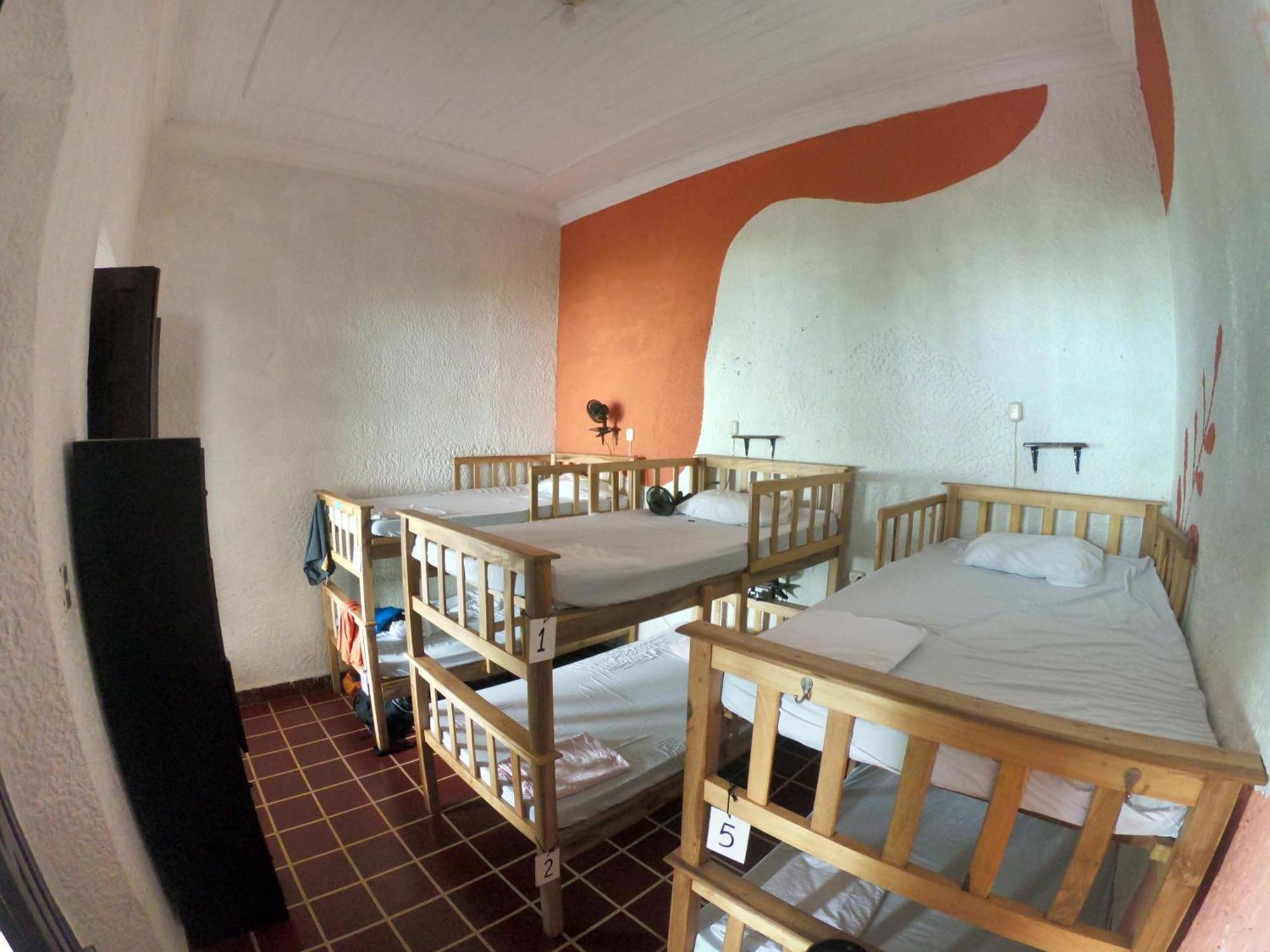 Ricks Hostel Santa Ana Buitenkant foto