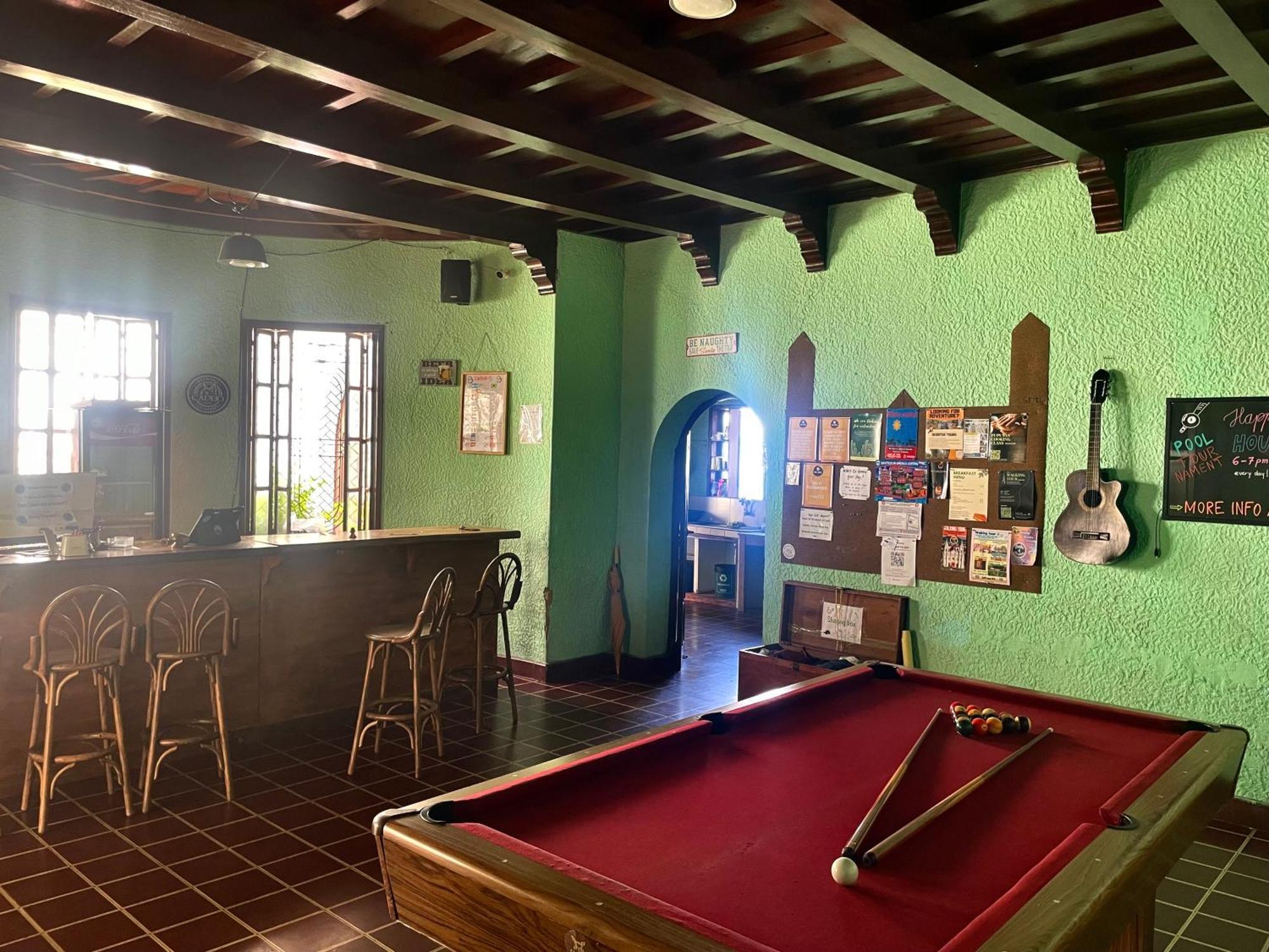 Ricks Hostel Santa Ana Buitenkant foto